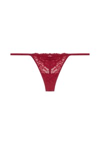 Tanga de encaje rojo con patrón floral, cobertura mínima y tirantes finos. Los bordes son ondulados para un acabado delicado. Tela suave y texturizada.