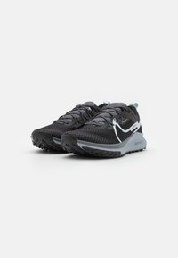 Nike Performance REACT PEGASUS TRAIL 4 - Laufschuh Trail - black/aura/dark grey/wolf grey