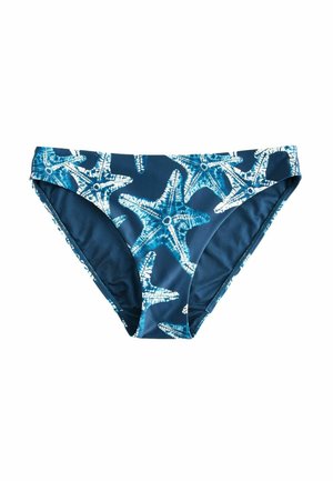 Niebieskie dół bikini z wzorem dużych białych i jasnoniebieskich rozgwiazd na ciemnoniebieskim tle.