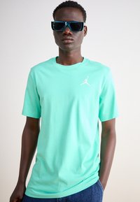 Jordan JUMPMAN CREW - Základné tričko - emerald rise/(white)