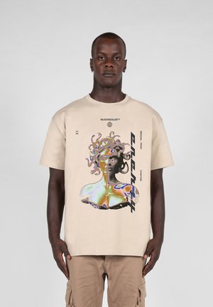 MÄNNER MEDUSA HEAVY OVERSIZED  - Print T-shirt - wet sand