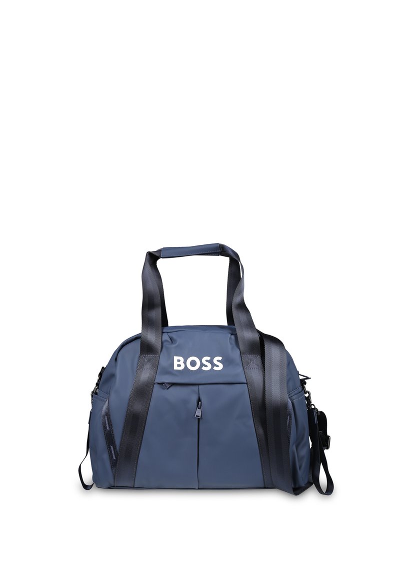 Marineblaue Sporttasche aus glattem, strapazierfähigem Material, ausgestattet mit einer großen Frontklappe-Tasche, weißem Logo und zwei Schultergurten.