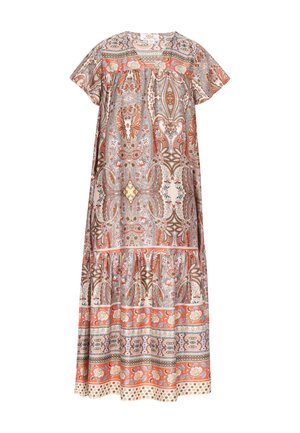 Maxi obleka iz lahkega materiala z vzorcem paisley v odtenkih oranžne, bež in rjave barve, s plastnim dizajnom in kratkimi rokavi.