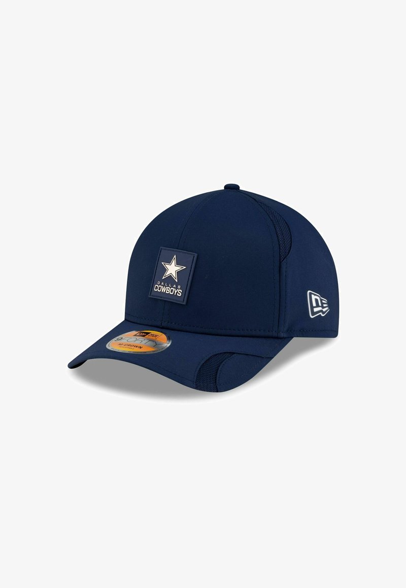 Marineblauer Baseballcap mit strukturiertem Design, vorne mit einem Aufnäher mit einem Stern und "Dallas Cowboys". Weicher Stoff und gebogener Schirm.