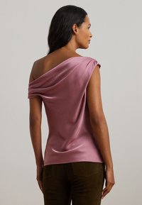 Lauren Ralph Lauren SATIN CHARMEUSE OFF THE SHOULDER BLOUSE - Blúzka - rose blush