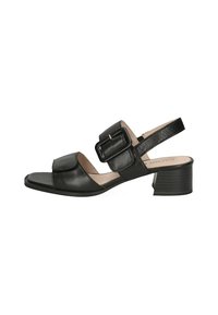 Černá kožená sandál s kulatou špičkou, nastavitelným páskem se čtvercovou sponou a nízkým blokovým podpatkem. Hladký povrch s minimálními detaily.