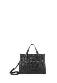 Borsa a tracolla in pelle nera con motivo a logo in rilievo, due manici superiori e tracolla removibile. Forma rettangolare con texture liscia.