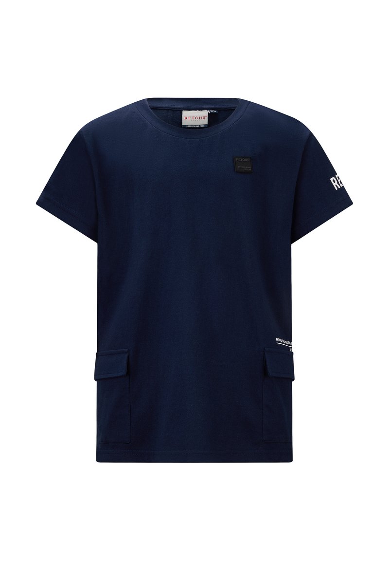 Granatowy t-shirt z krótkim rękawem, wykonany z bawełny, z okrągłym dekoltem, dwoma bocznymi kieszeniami oraz akcentami logo na rękawie i z przodu.