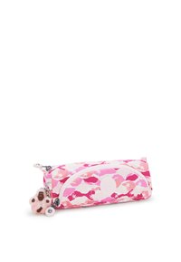 Astuccio rosa con un motivo a onde in tonalità di rosa e bianco, caratterizzato da una forma arrotondata e una chiusura con zip, accentuato da un charm in peluche.