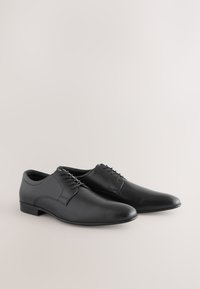 Next Derbies - black