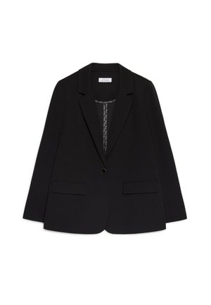 Zwarte blazer met één knoop, met geknipte revers en klepzakken, plat weergegeven tegen een witte achtergrond.