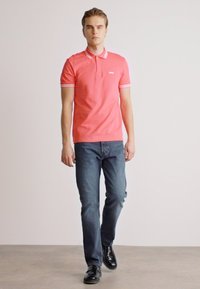 BOSS PADDY - Poloskjorter - open red six