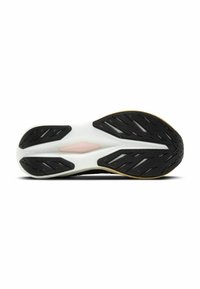 Suela negra con un patrón texturizado, entresuela blanca con un logo rosa; elementos de tracción de goma para agarre, diseño contorneado.