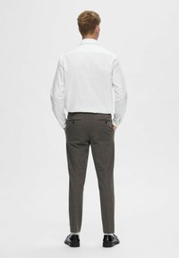 Selected Homme SLHSLIM AITOR FLEX  - Kostymbyxor - chocolate torte