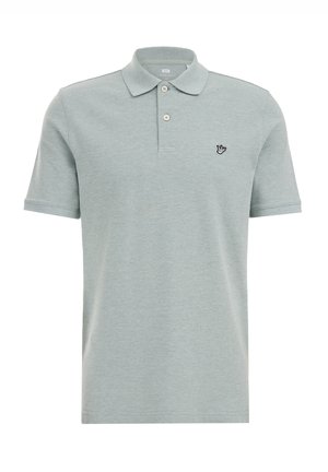 Šviesiai žalios polo marškiniai, pagaminti iš tekstūrinės medžiagos. Su klasikiniu apykaklės dizainu, dviem sagomis ir mažu išsiuvinėjimu krūtinėje.