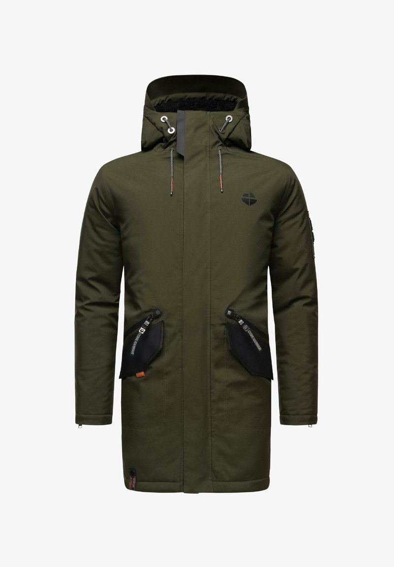 Maslinasto zeleni parka s patentnim zatvaračem sprijeda, kapuljačom s podešavanjem, dva crna bočna džepa na patent zatvarač i logotipom na lijevom rukavu.