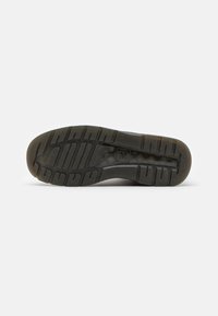 Dr. Martens Stivaletti stringati - dark grey