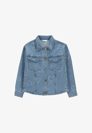 Niebieska kurtka dżinsowa z guzikami z przodu, dwoma kieszeniami na piersi oraz subtelnym wzorem w kształcie serc na całej tkaninie.