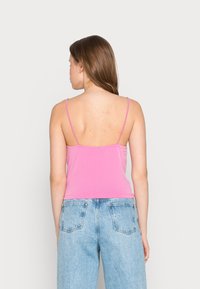 Vero Moda VMALASKACROP STRAP  - Top - super pink