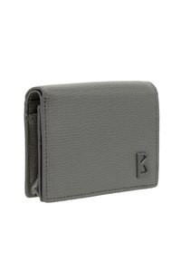 Kompaktna siva usnjena denarnica z zloženim dizajnom in majhno vtisnjeno črko "B" na sprednjem robu, prikazana na belem ozadju.