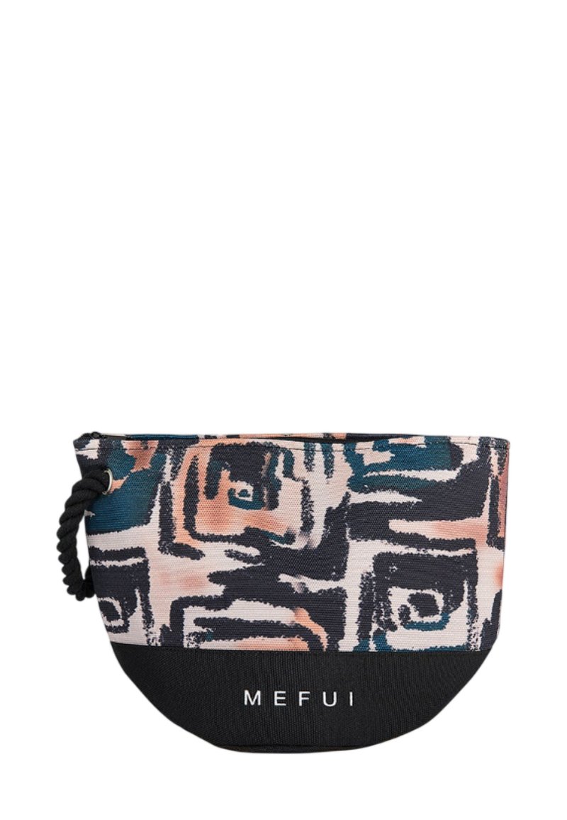 Borsa in tessuto a fantasia con base nera, caratterizzata da forme astratte in blu, pesca e nero. Include una maniglia in corda attorcigliata.