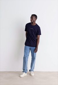 Thumbnail Image 2