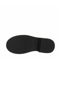Suola di una scarpa nera con grip testurizzato, punta arrotondata, tacco leggero e marcatura della taglia "37" visibile vicino all'arco.
