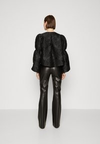 Malina ZOEY DOUBLE POUF SLEEVE  - Blúzka - black
