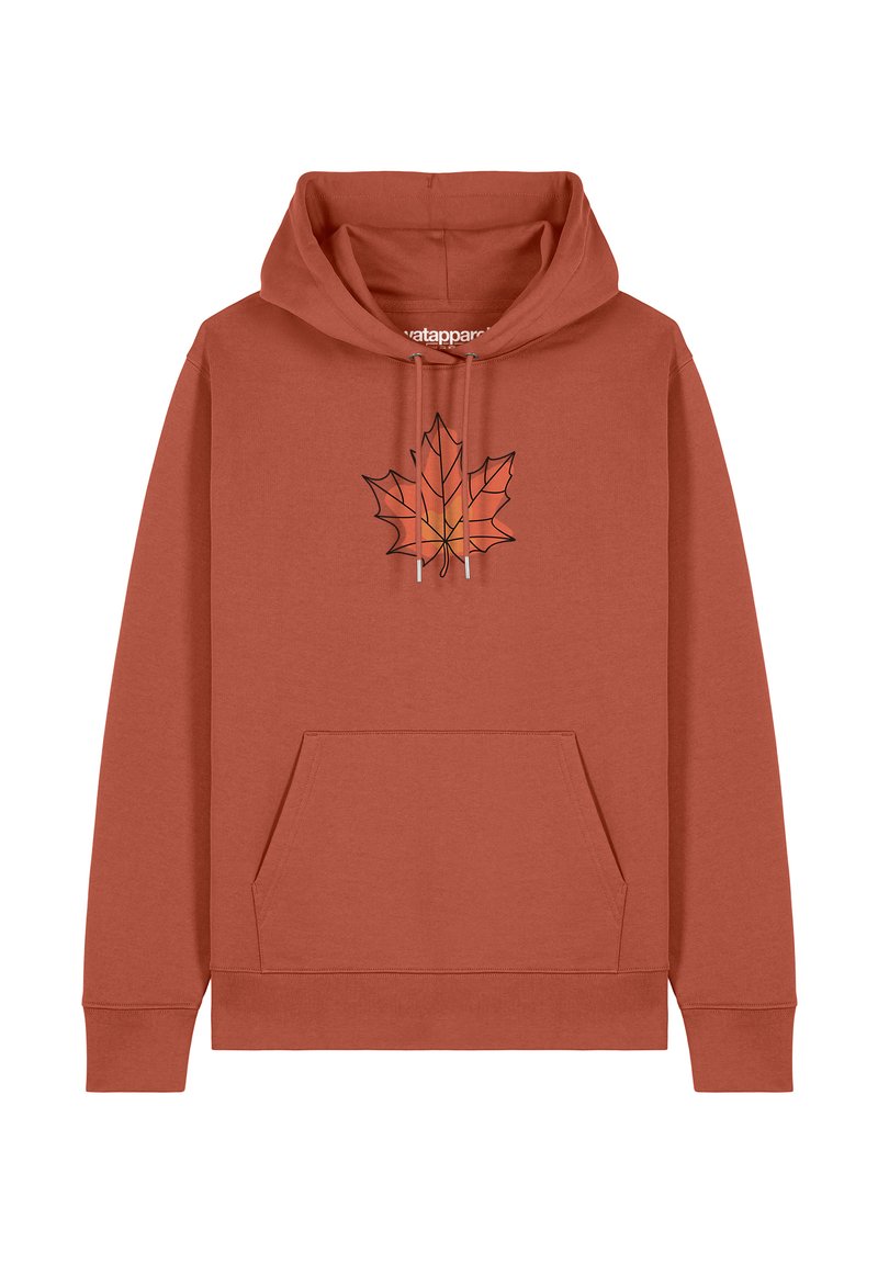 Hoodie in Rostfarbe mit einer Fronttasche, die ein grafisches Motiv von sich überlappenden Ahornblättern in Orange und schwarzem Umriss zeigt. Leichter Baumwollmix.