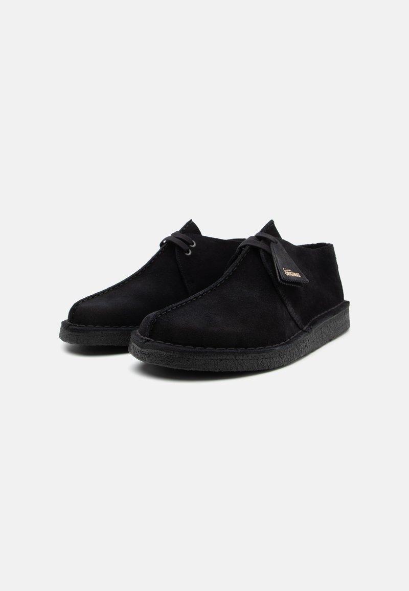 Clarks ORIGINALS Men's Desert Trek Suede Shoes - Black, Size 13, Vintage Crepe Sole