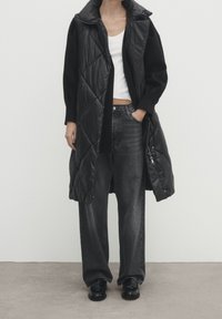 Massimo Dutti Weste - black