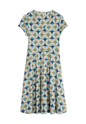 Robe à manches courtes avec un motif géométrique de formes en éventail bleues, vertes et blanches sur un fond clair, avec unejupe évasée.