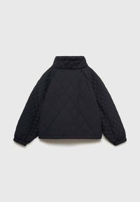 Veste noire matelassée avec col montant, manches raglan et poignets élastiques. Présente un motif en diamant sur tout le tissu.