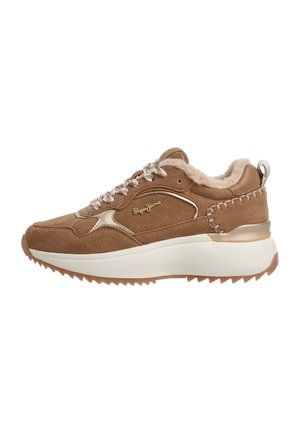 Brown suede sneaker with white sole, fur lining, patterned laces, and gold "Pepe Jeans" logo on the side.