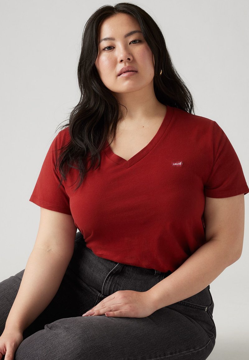 Levi's® Plus PERFECT V NECK TEE - Paprasti marškinėliai - sundried tomato
