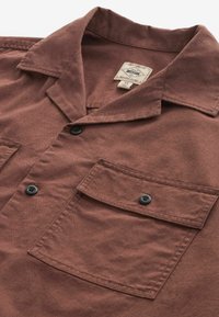 Next SHORT SLEEVE WITH CUBAN COLLAR - REGULAR FIT - Skjorter - rust brown