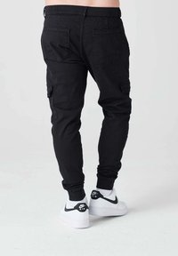 2Y Premium BASIC - Kargopüksid - black