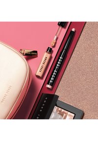 Bobbi Brown ILLUMINATING ESSENTIALS SET - Kit make up - n/a