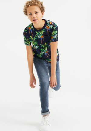 T-shirt print - multi-coloured