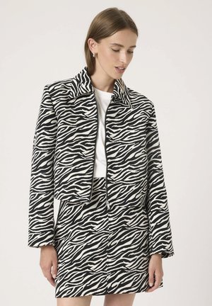 Chaqueta fina - animal jacquard