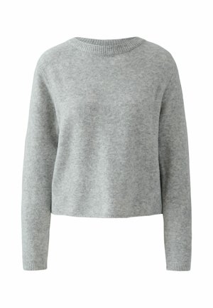 Pull en maille gris avec un col rond, des manches longues et un ourlet court. Texture douce avec des variations subtiles de teinte.