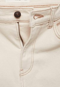 Mango Traperice uskog kroja - off-white