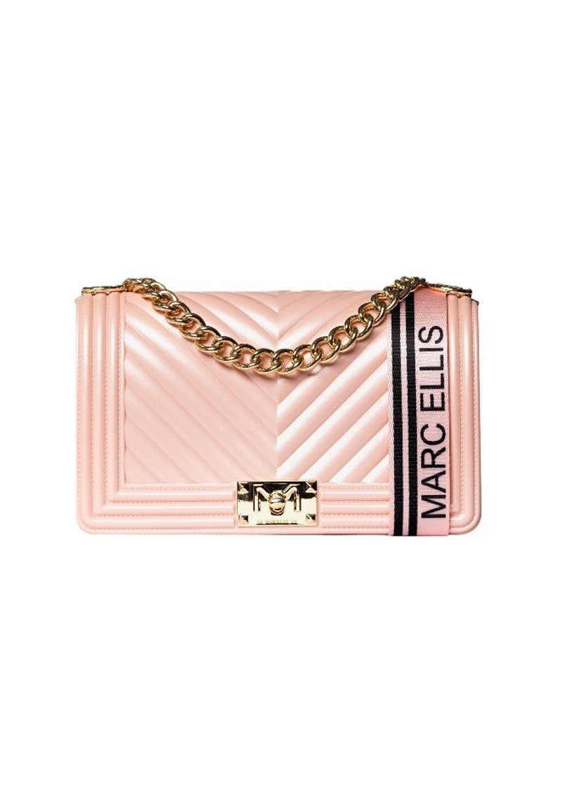 Borsa a tracolla in ecopelle trapuntata rosa tenue con catena dorata, dotata di una chiusura dorata e dettaglio in nastro stampato con logo in bianco e nero.