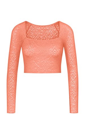 Różowa krótkiego rękawka bluzka z długimi rękawami, kwadratowym dekoltem. Wykonana z przezroczystej, teksturowanej tkaniny z diagonalnym wzorem na całej powierzchni.