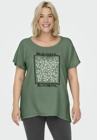 ONLY Carmakoma CARKETTY LIFE MIX TEE  - Marškinėliai su spaudiniu - hedge green