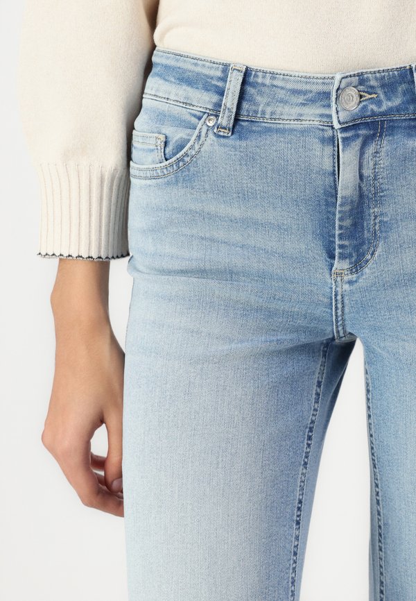 ONLBLUSH - Straight leg jeans4
