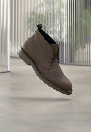 Kasdieniai suvarstomi batai - brown