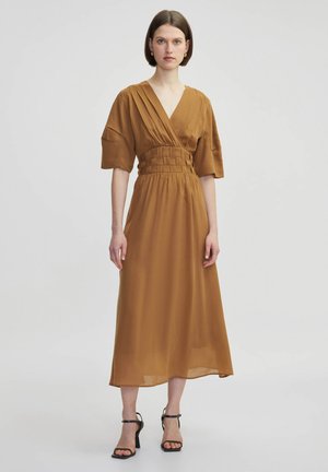 Day dress - tobacco