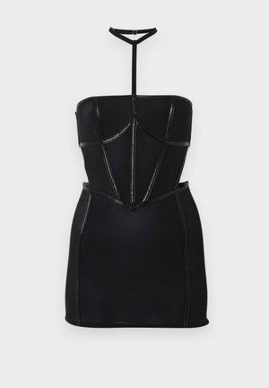 Μαύρο μίνι φόρεμα χωρίς τιράντες με δομημένες ραφές και αποσπώμενο κολάρο με αγκράφα.