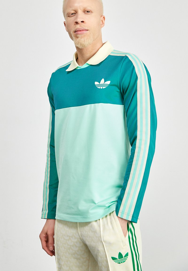 adidas Originals ADICOLOR 70S - Long sleeved top - green
